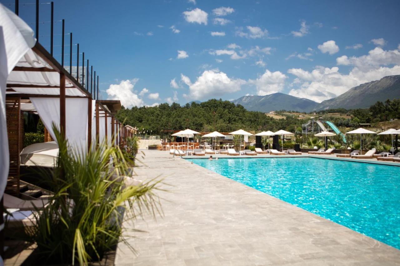 Equos Resort Hotel ティラナ エクステリア 写真