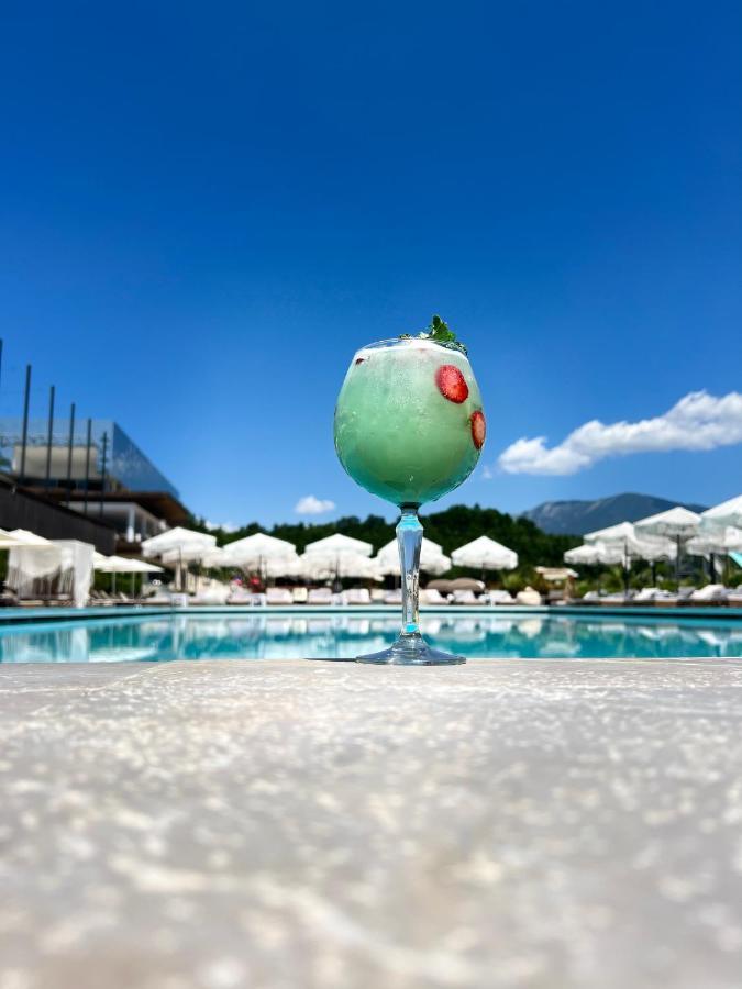 Equos Resort Hotel ティラナ エクステリア 写真