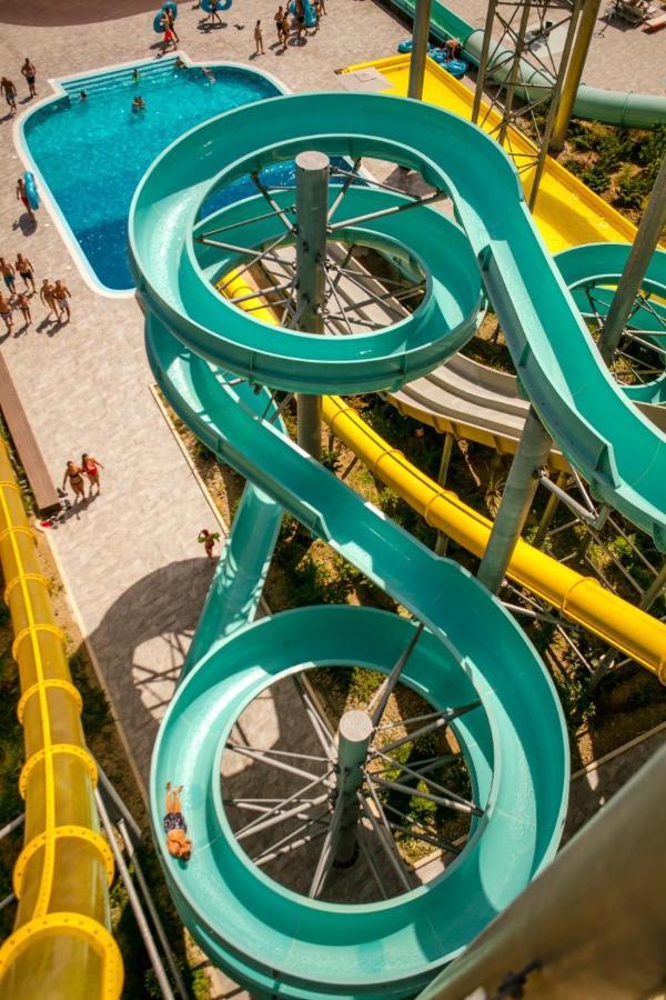 Equos Resort Hotel ティラナ エクステリア 写真
